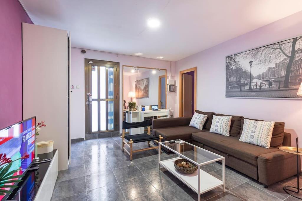 Subway Station Apartment Near Camp Nou L'Hospitalet de Llobregat Extérieur photo