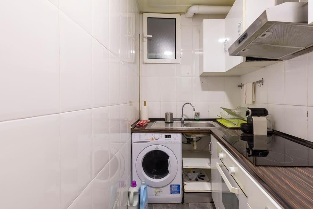 Subway Station Apartment Near Camp Nou L'Hospitalet de Llobregat Extérieur photo